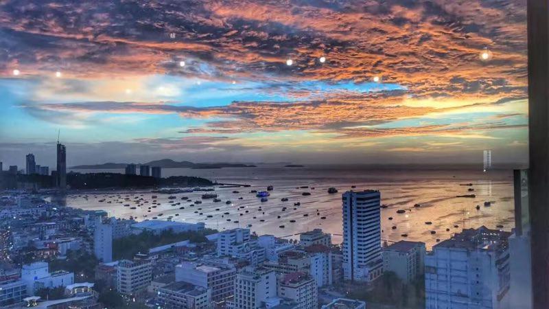 The Base Central Pattaya Esterno foto