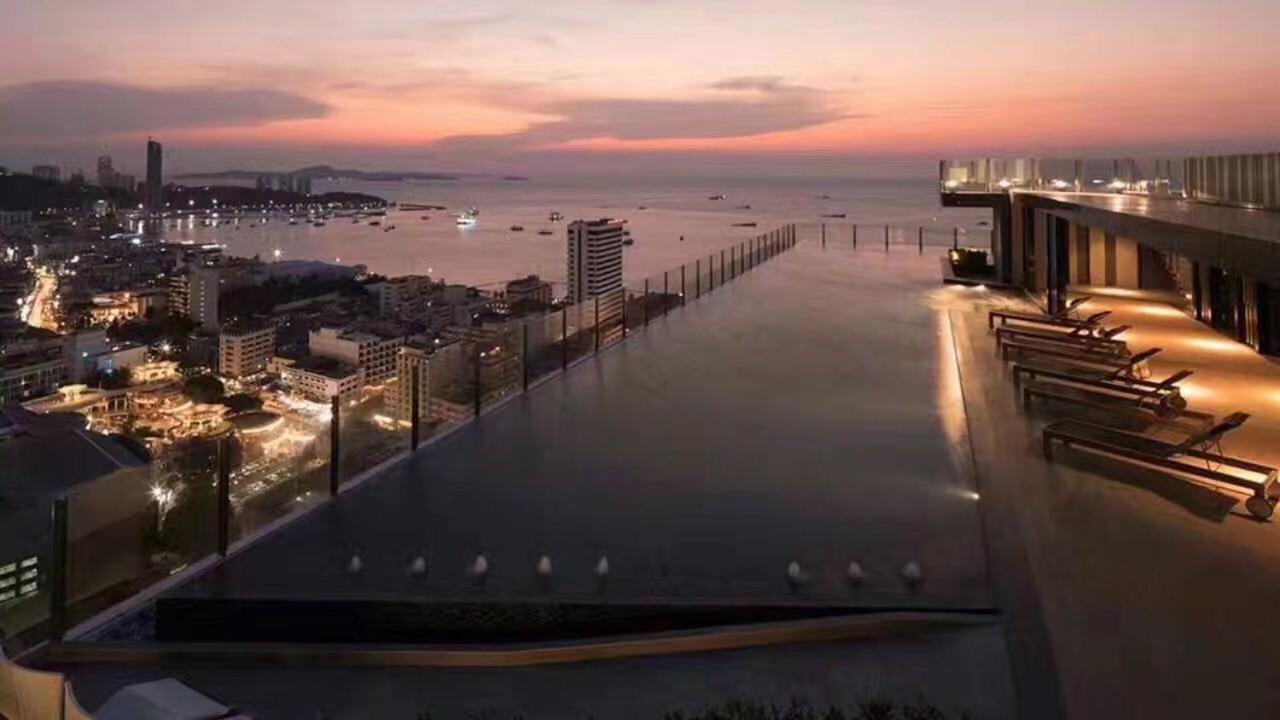 The Base Central Pattaya Esterno foto