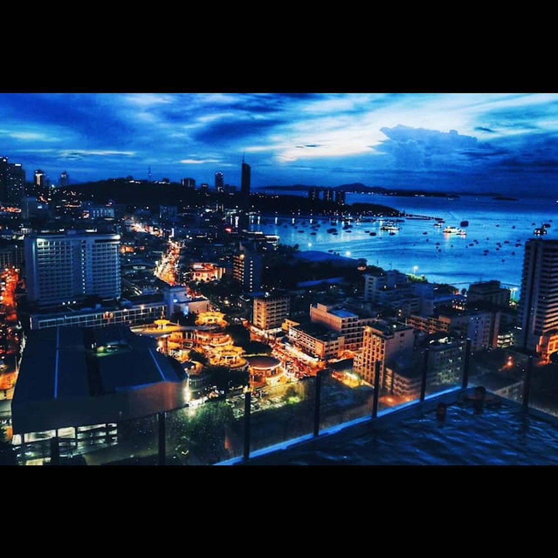 The Base Central Pattaya Esterno foto